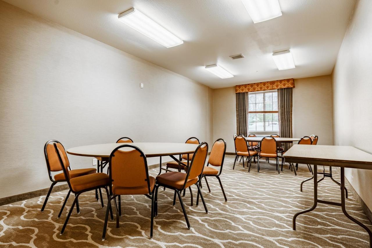 Hotel Cobblestone -